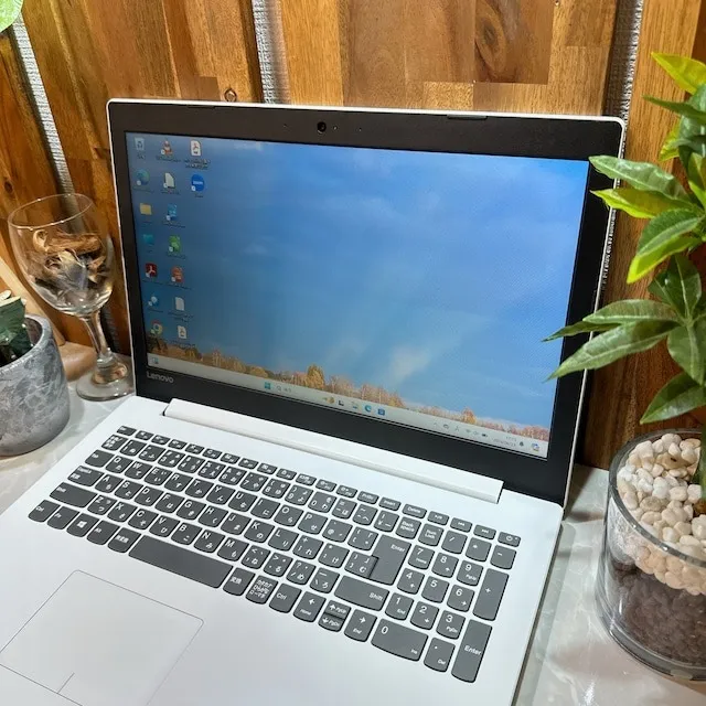 Lenovo ideapad 320☘️i7第7世代☘️メモリ8G☘️SSD256GB【KHRC2406003】