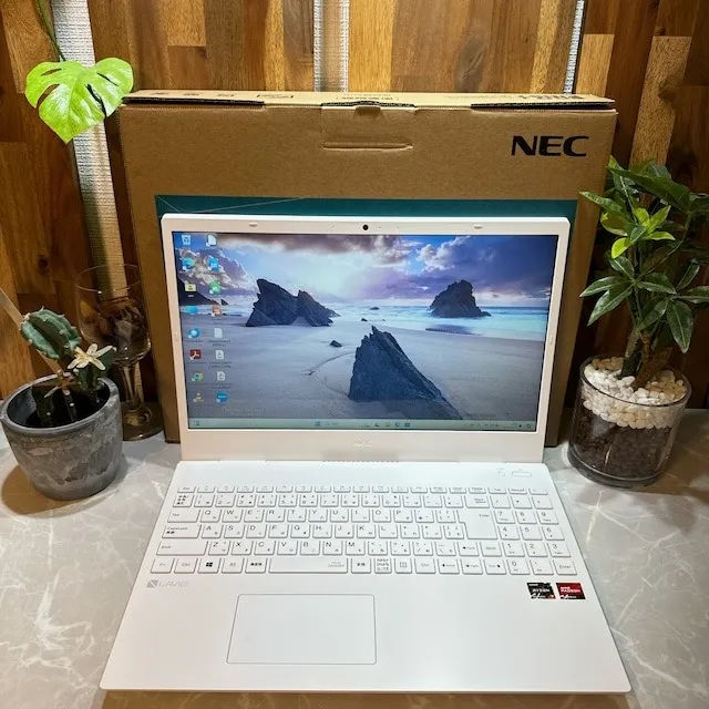 【美品】NEC LAVIE N15☘️Ryzen 7☘️SSD512G☘️メモ8GB【VKHRC2406041】