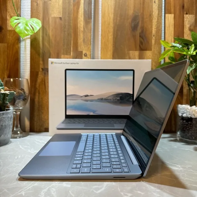 【極美品】Surface Laptop Go☘️i5第10世代☘️SSD128GB【VKHRC2405089】