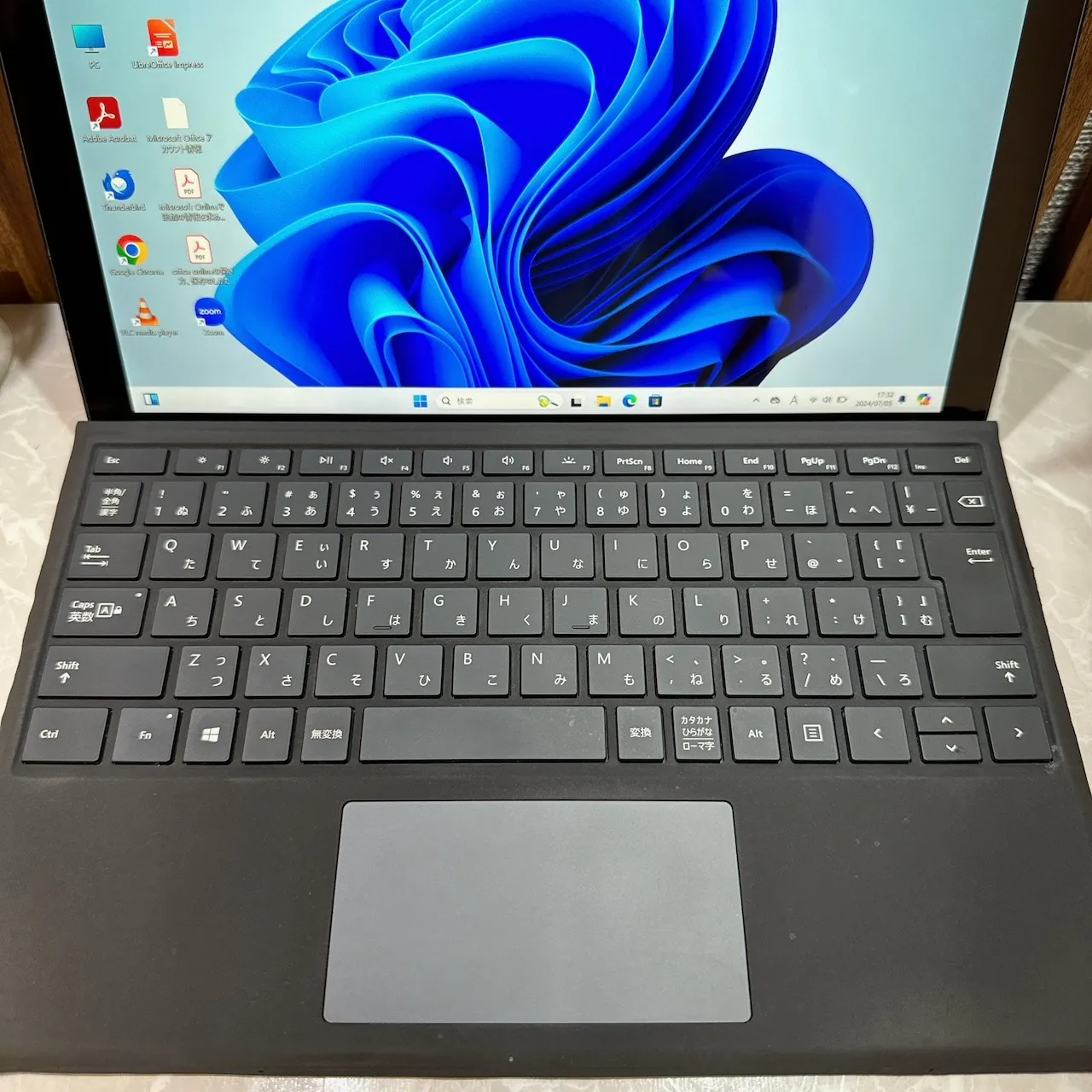 Surface pro7 ブラック☘️i5第10世代☘️SSD256GB☘️メモ8GB【VKHRC2406101】