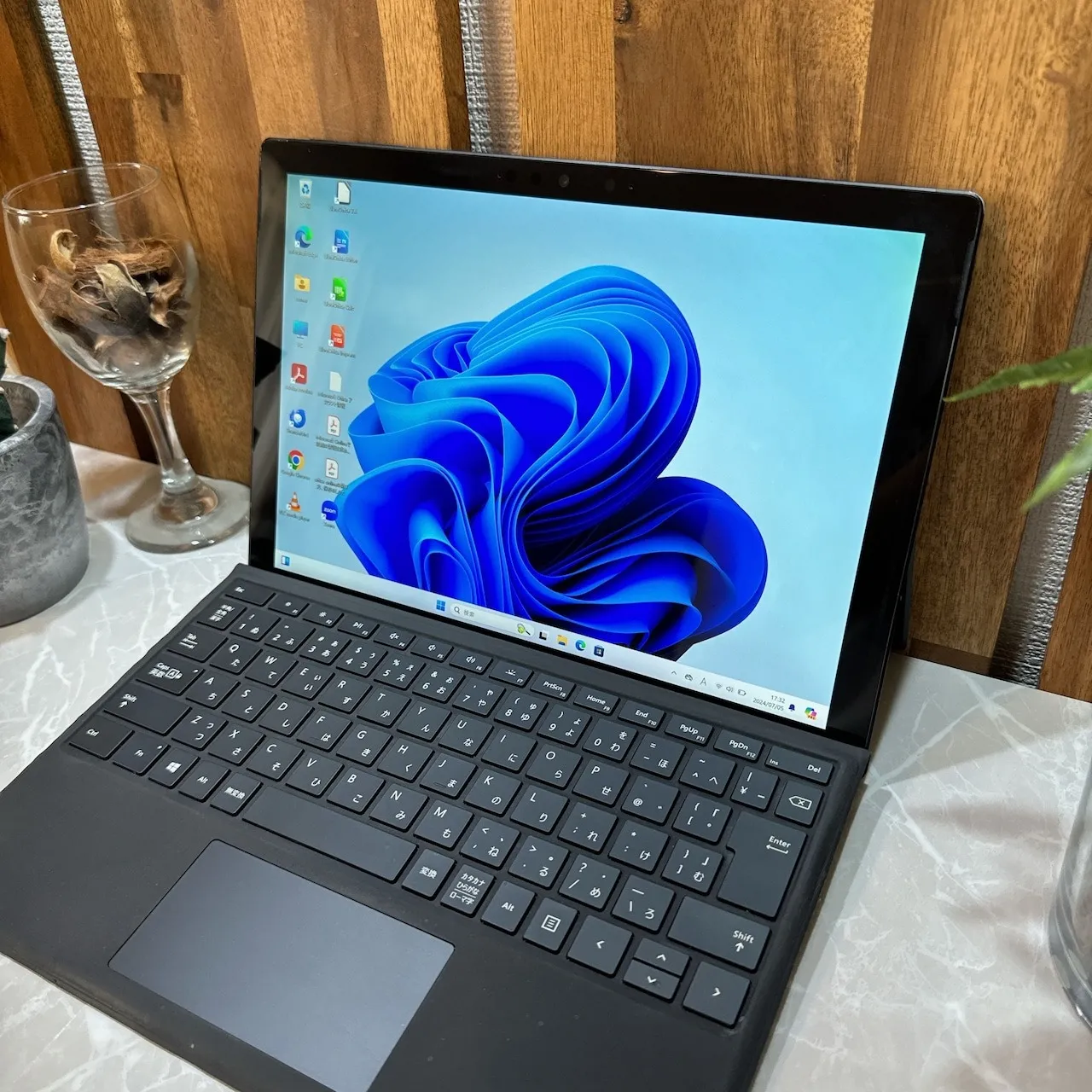 Surface pro7 ブラック☘️i5第10世代☘️SSD256GB☘️メモ8GB【VKHRC2406101】