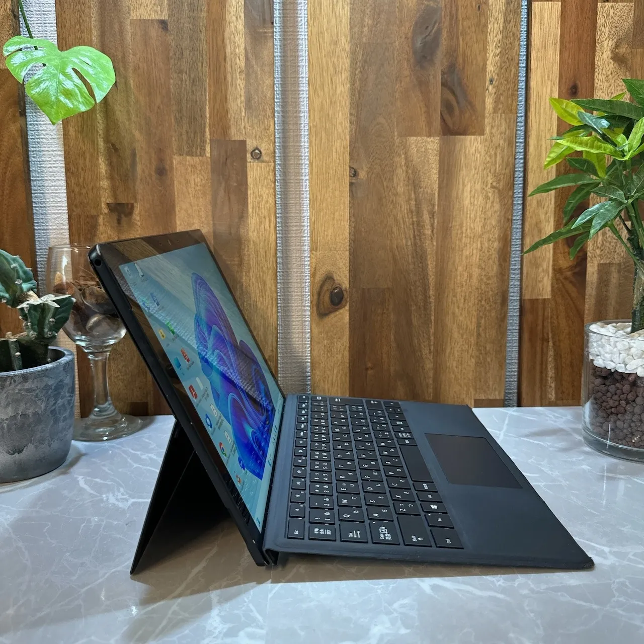 Surface pro7 ブラック☘️i5第10世代☘️SSD256GB☘️メモ8GB【VKHRC2406101】