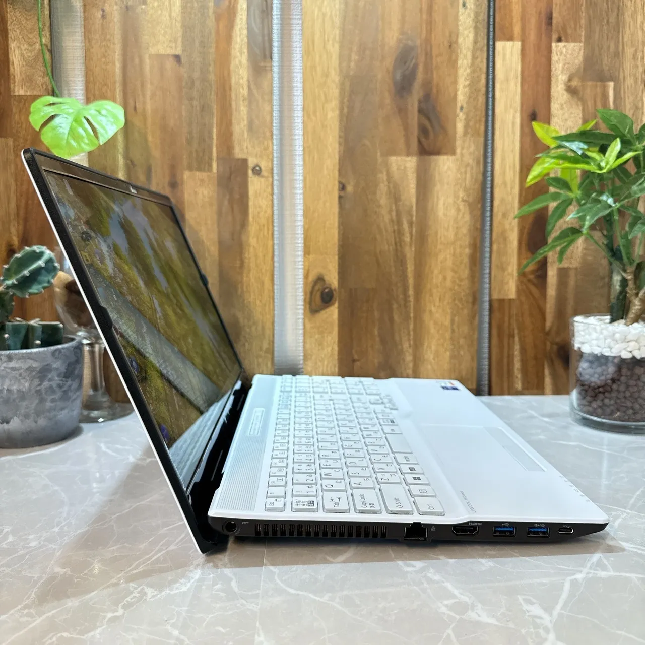 【準新品】LIFEBOOK AH45/H2W☘️i5第11世代☘️SSD256GB【KHRC2407007】