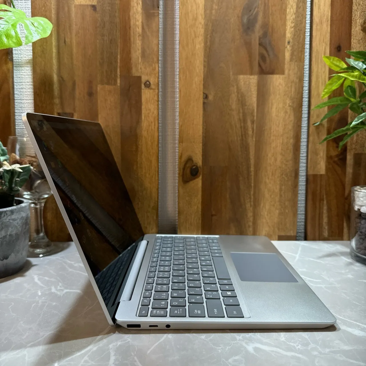 Surface Laptop Go☘️i5第10世代☘️メ8G ☘️SSD128GB【VKHRC2406037】