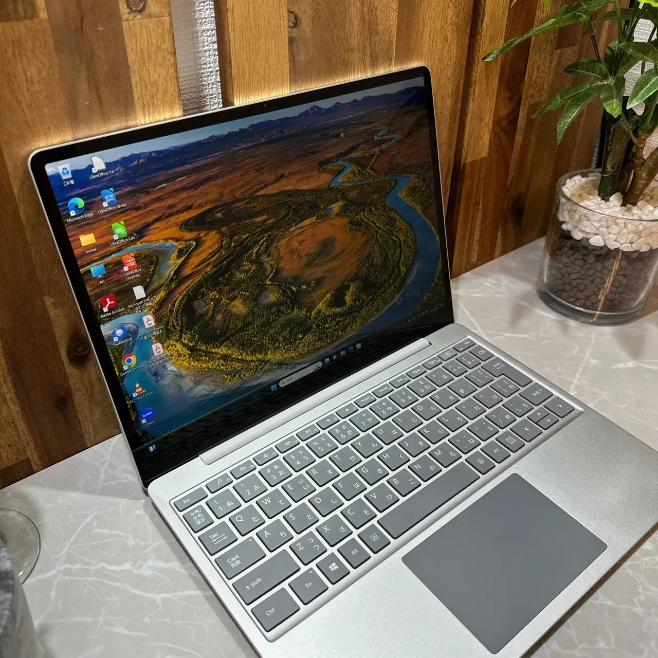 Surface Laptop Go☘️i5第10世代☘️メ8G ☘️SSD128GB【VKHRC2406037】