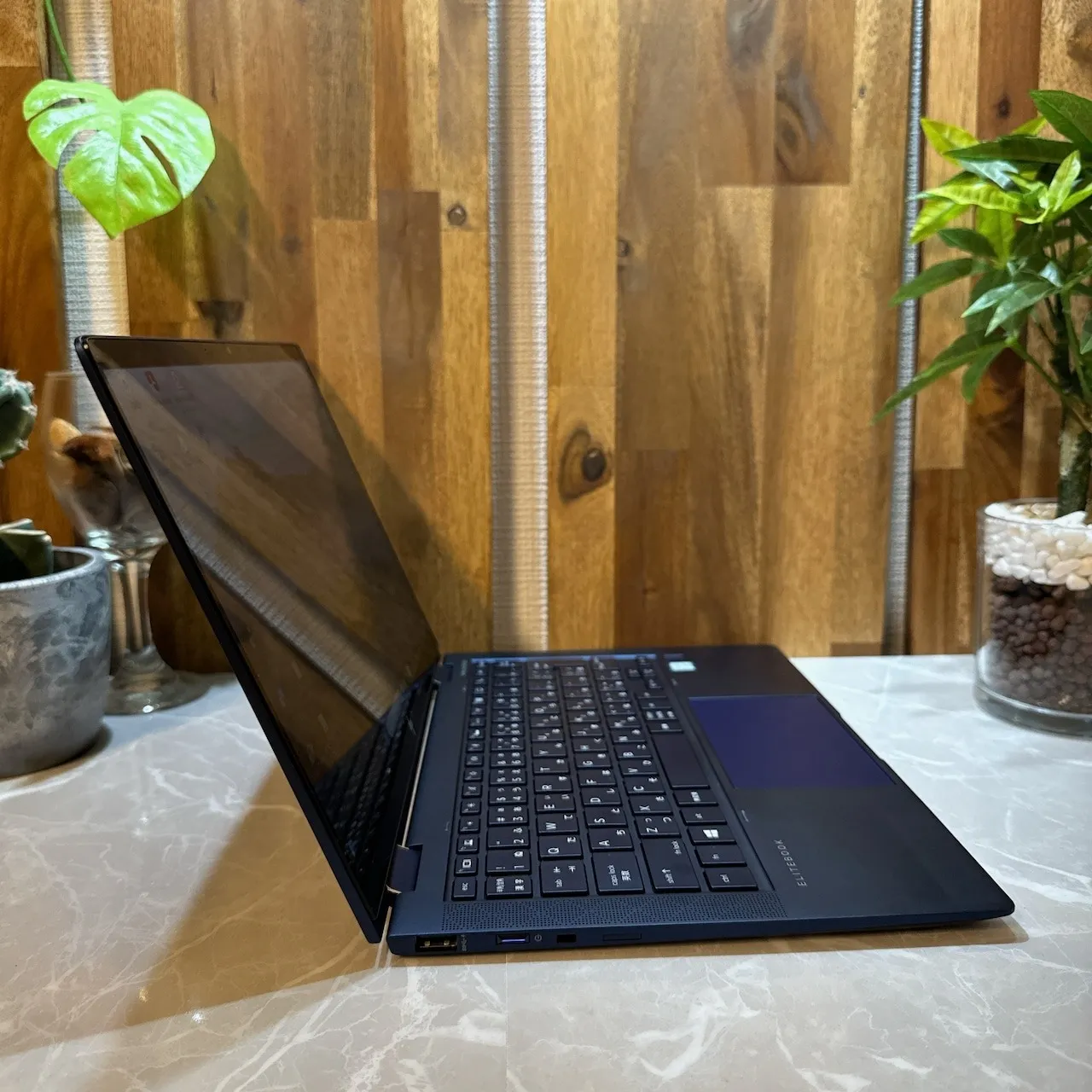 HP Elite Dragonfly LTEモデル ☘️メモリ8G/ i5第8世代【VKHRC2406135】