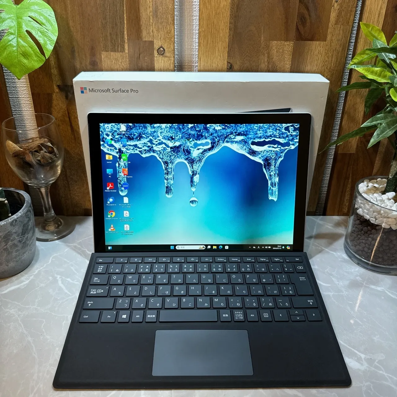 【美品】Surface pro 5 LTEモデル☘️i5第7世代☘️メモリ4GB【VKHRC2405012】